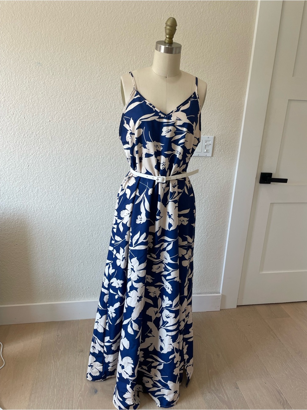 SHEIN Hawaiian Floral Maxi Dress
